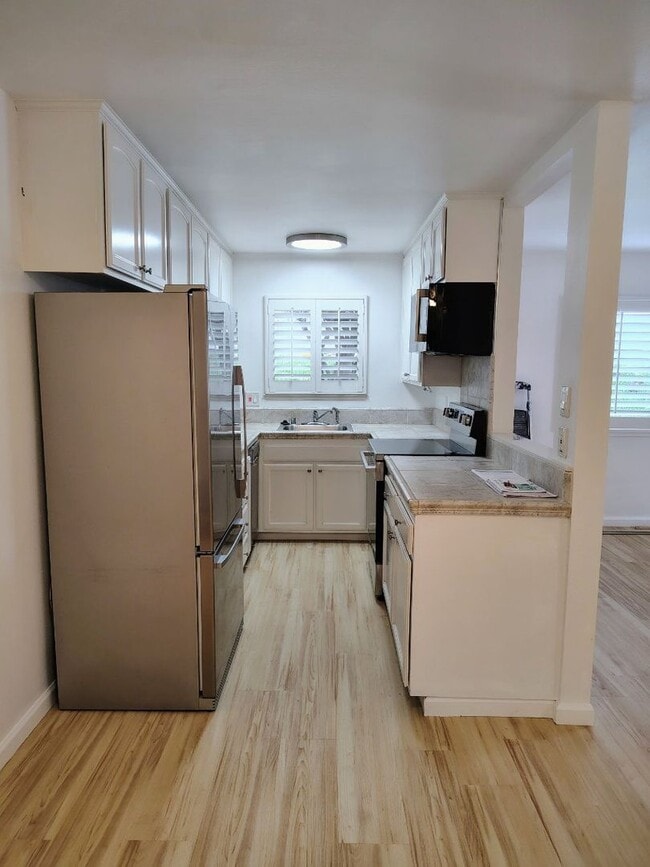 Building Photo - 1492 Dolphin Dr