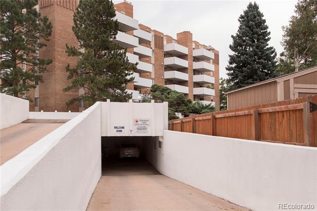 Building Photo - 2880 S Locust St