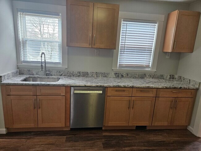 Building Photo - 21 Baldwin St