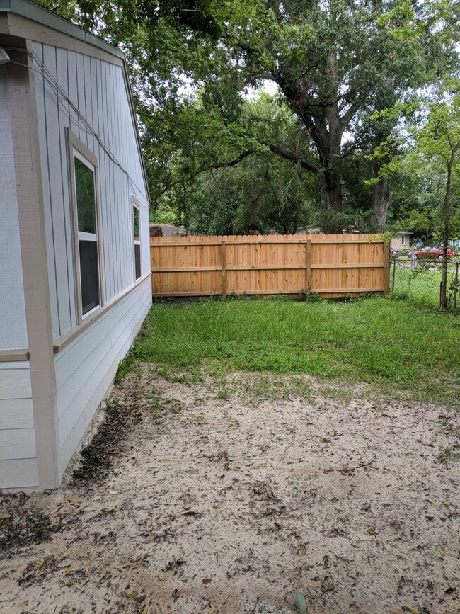 Building Photo - 3304 Phyllis St