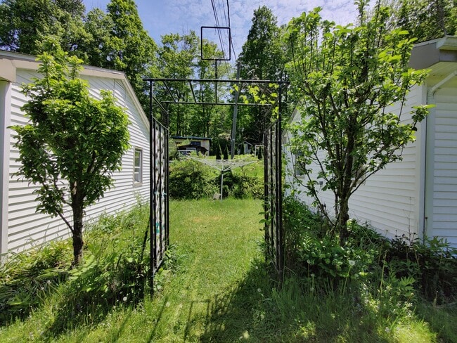 Building Photo - 34 Northview Ave