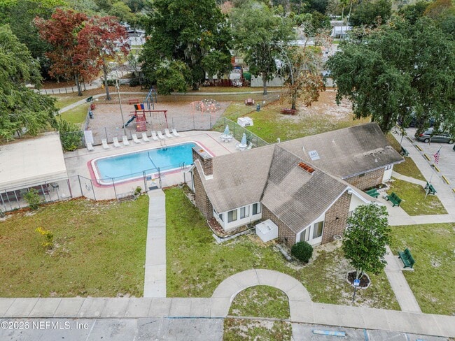 Building Photo - 7631 Timberwood Dr