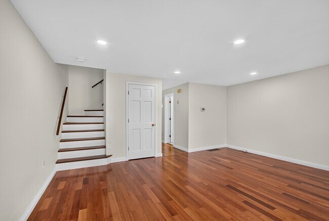 Building Photo - 128 Parker St