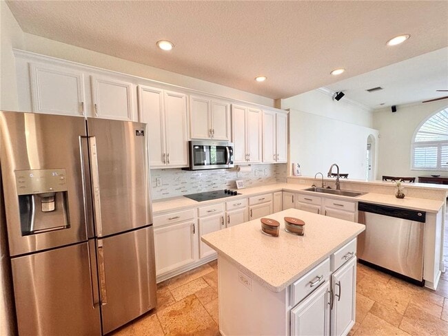 Building Photo - 27130 Firebush Dr