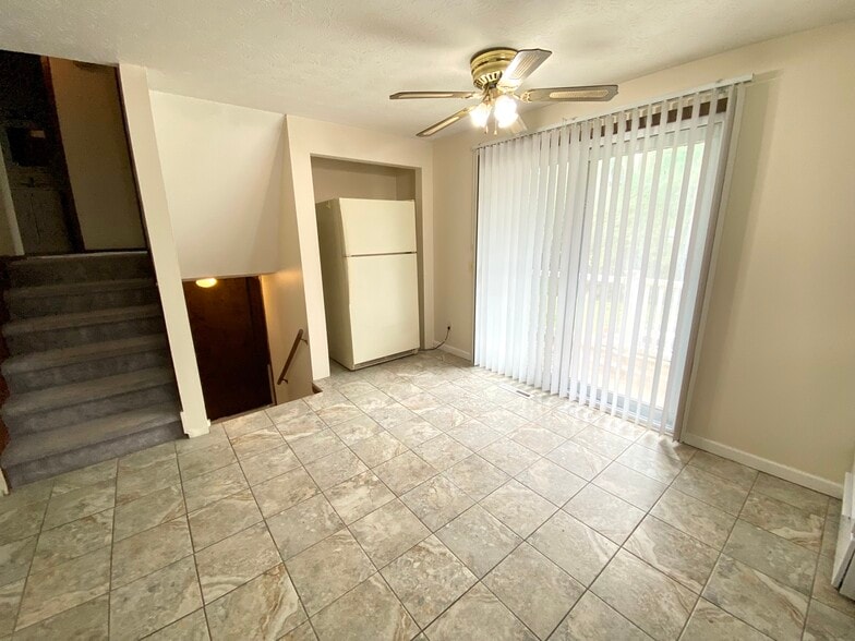 Building Photo - 1827 Thackeray Ave NW