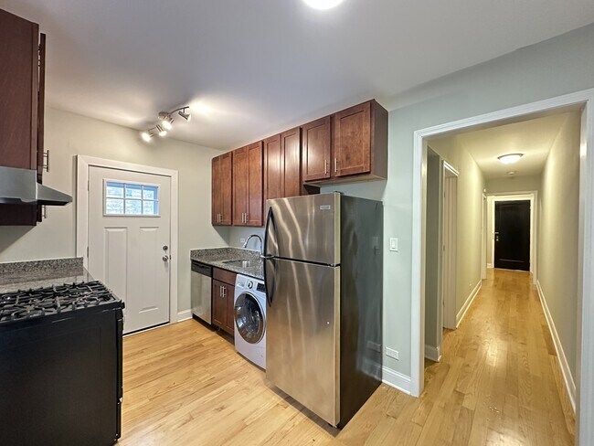 Building Photo - 550 Chestnut St