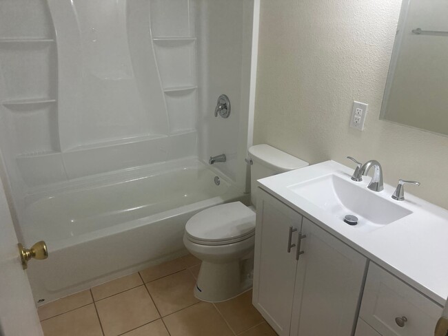 Building Photo - 1 Bedroom 1 Bath In Central Las Vegas