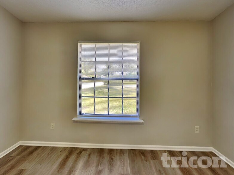 Building Photo - 5460 Running Creek Ln