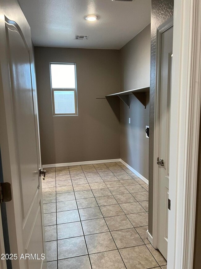 Building Photo - 19955 W Heatherbrae Dr