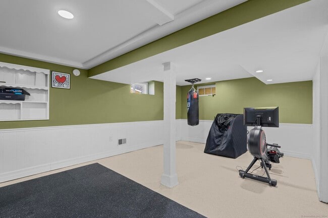 Building Photo - 27 Strathmore Rd