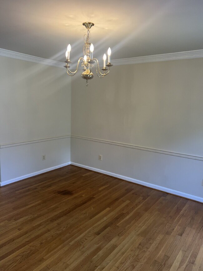 Building Photo - Spacious Colonial Home for Rent in Chancel...