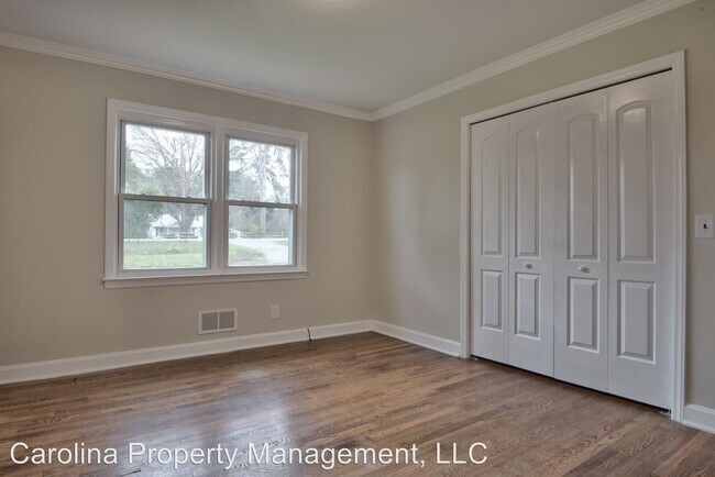 Building Photo - 3 br, 1.5 bath House - 2535 Hickory Grove Rd