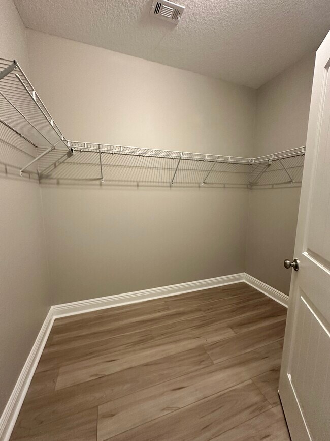 Building Photo - 55 N Knightsbridge Ct