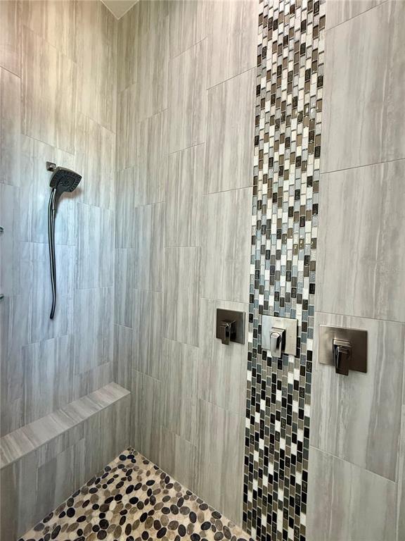 Building Photo - 304 N 7th St