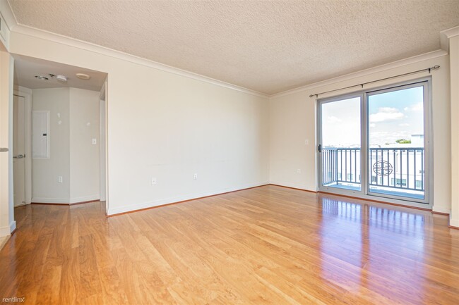 Building Photo - 1 br, 1 bath Condo - 777 7th Street Northwest