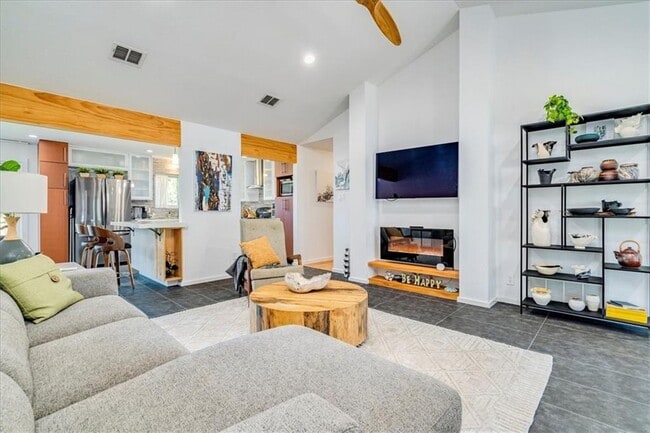 Building Photo - 11422 Bristle Oak Trail