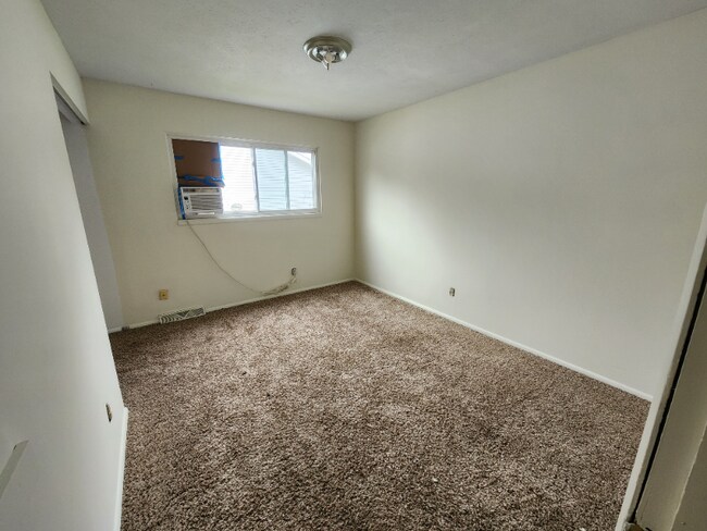 Building Photo - 757 Akron Blvd