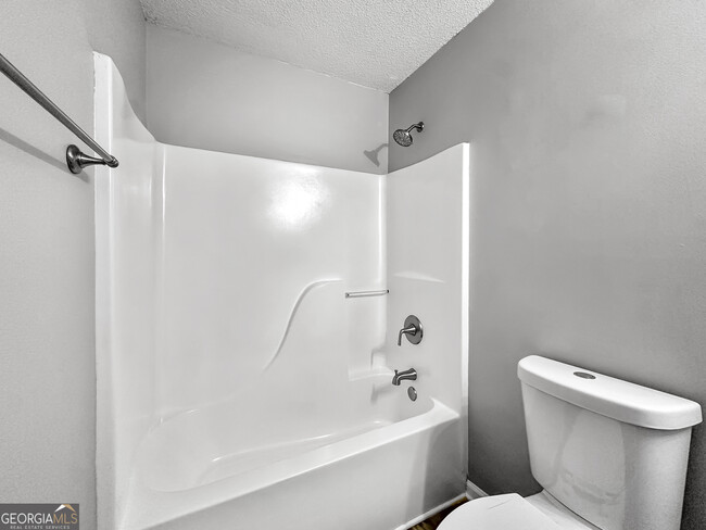 Building Photo - 209 Wesley Mill Ln