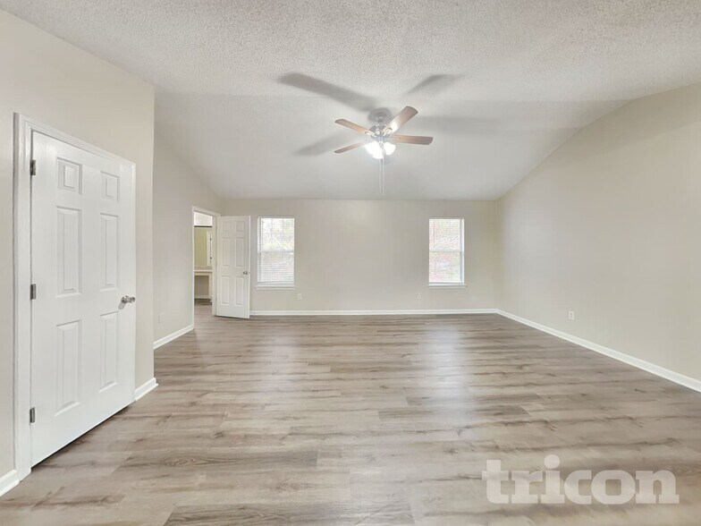 Building Photo - 589 Lakewater View Dr