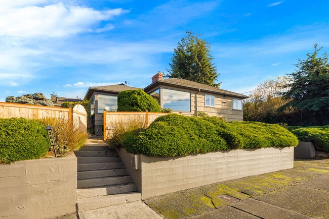 Primary Photo - Meticulously Remodeled Home in Edmonds Bow...