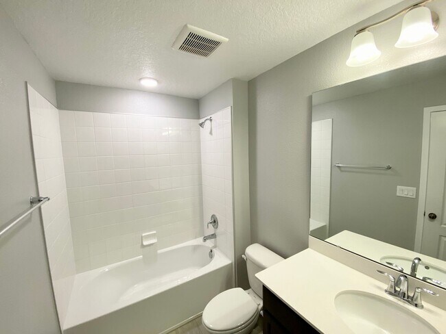 Building Photo - Brand New Townhome for Rent in Gated Commu...