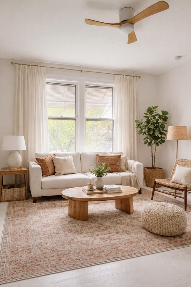 Building Photo - 2028 W Pacific Ave