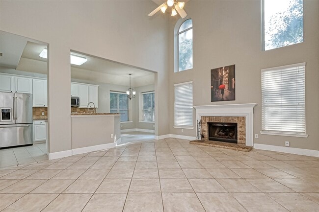 Building Photo - 11011 Sprucedale Ct