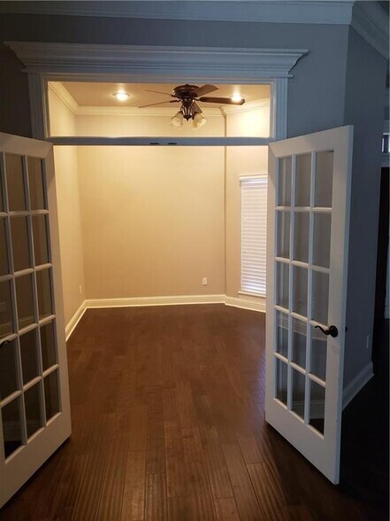 Building Photo - 4001 SW Rhinestone Blvd