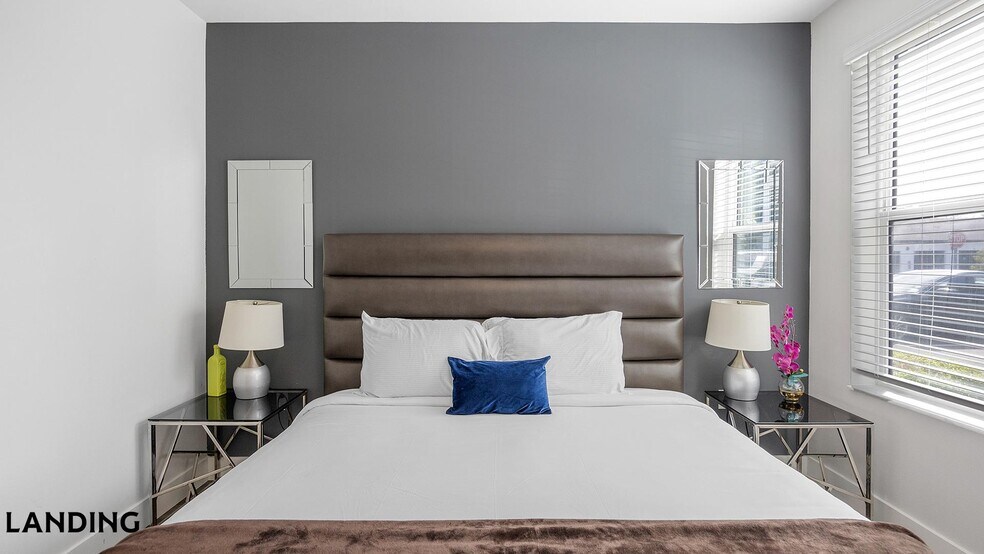 Building Photo - 4950 W Prescott St