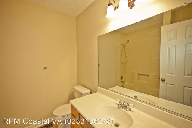 Building Photo - 2 br, 2.5 bath House - 475 Lees Mill Dr.