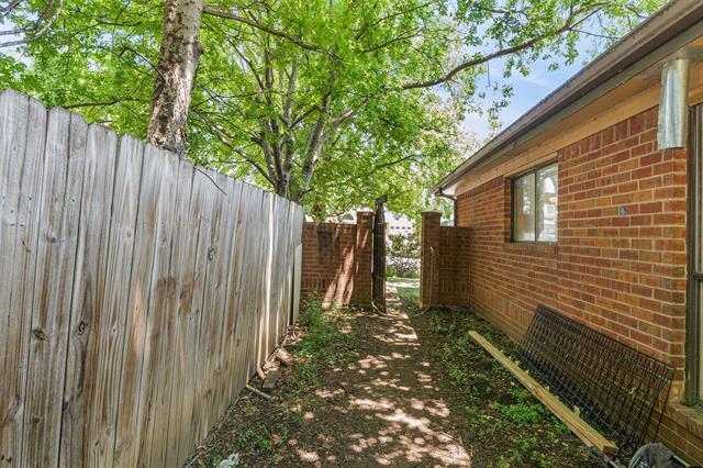 Building Photo - 4702 Poppy Dr E