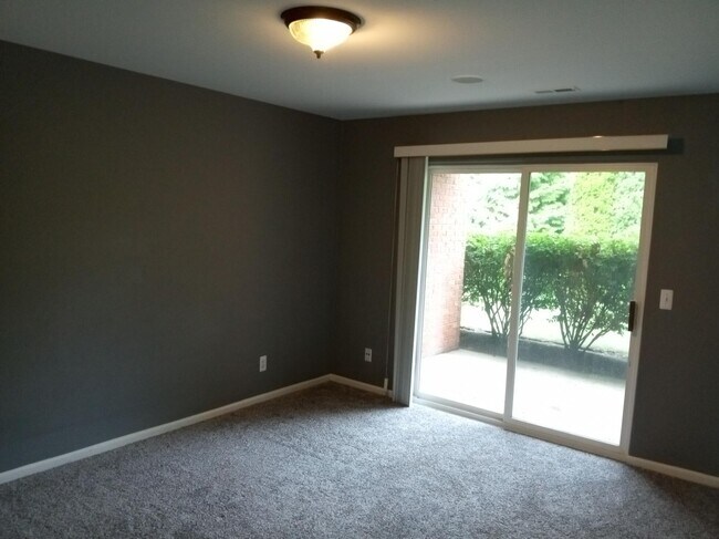 Building Photo - 56164 Troon N