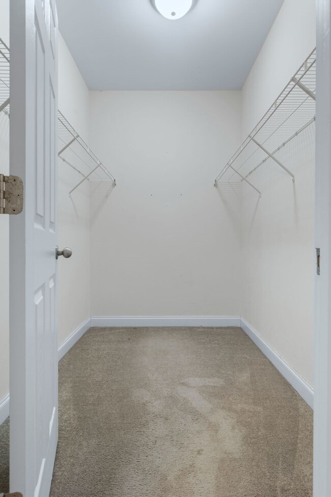 Building Photo - 112 Senah Dr