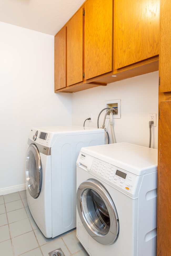 Laundry Room - 11630 Warner Ave