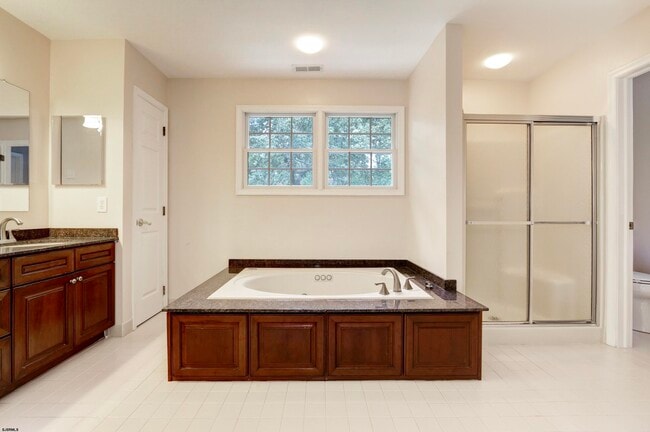 Building Photo - 113 Lighthouse Ln