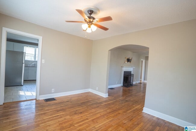 Building Photo - 9 Edgehill Rd