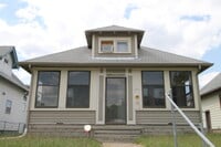 Building Photo - 2 plus Bedroom Home near Henry Doorly Zoo! Pet Friendly! Zero Deposit * ask for details