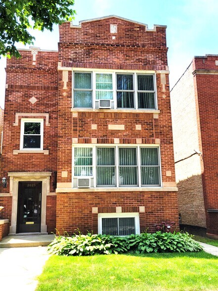 Building Photo - 2625 W Winnemac Ave