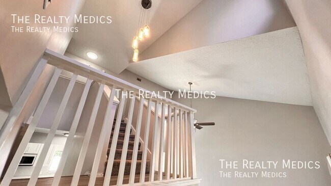 Building Photo - 430 Red Coat Ln