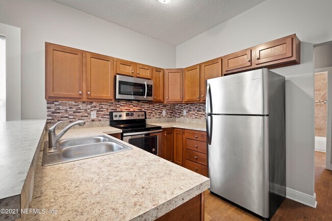 Building Photo - 1945 Redell St