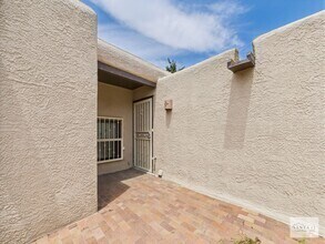Building Photo - Two Bedroom Single Family Home Available Now!