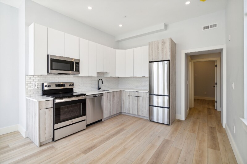 Building Photo - 3439 Lancaster Ave