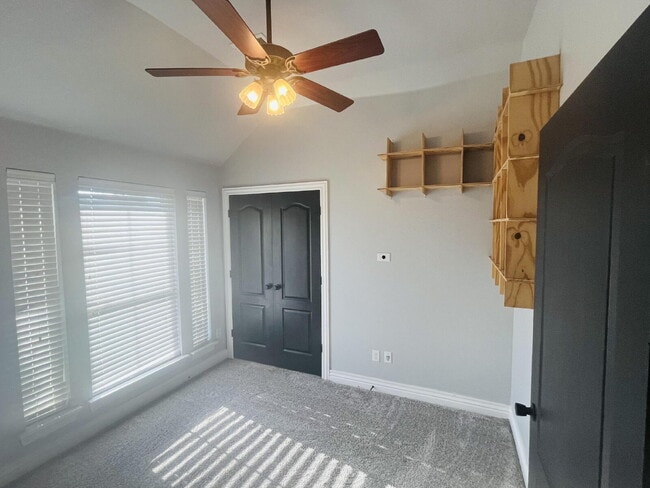 Building Photo - Charming 4-Bed, 2-Bath Home in Yukon - Gated Community in Mustang Public School District!