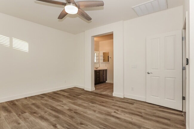 Building Photo - 9918 E Acceleration Dr