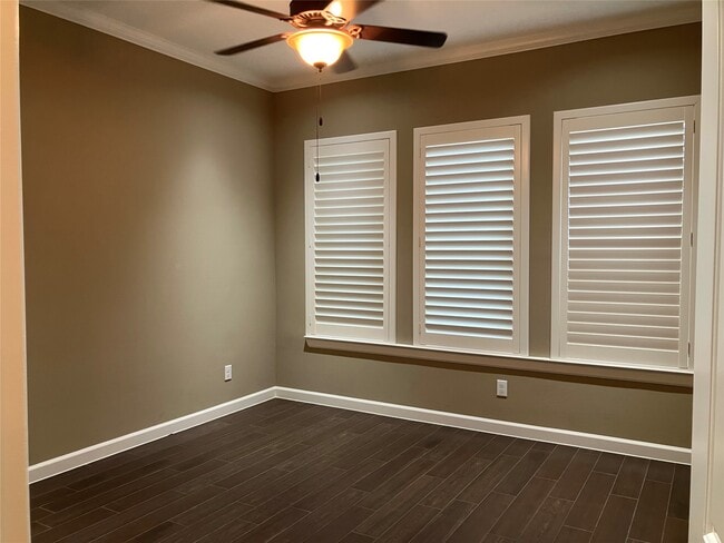 Building Photo - 131 Castlegate Ln