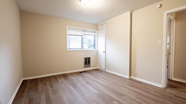 Building Photo - 801 Biddle St