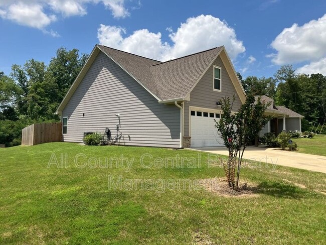 Building Photo - 3870 Barton Ln