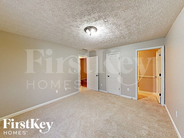 Building Photo - 35 Pebble Brooke Pass