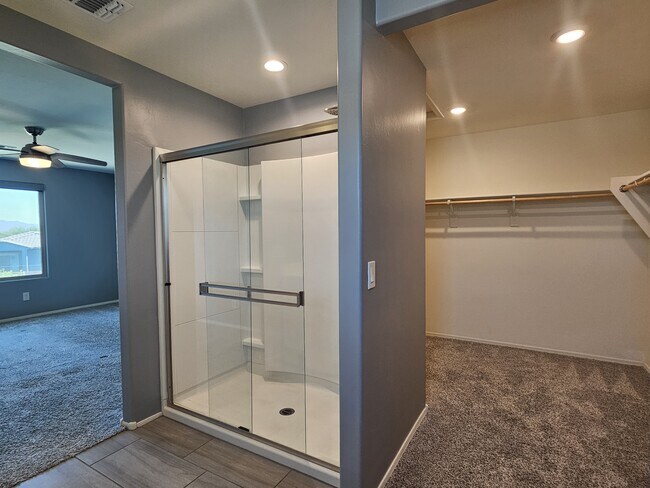 Building Photo - 10679 W Golson Dr
