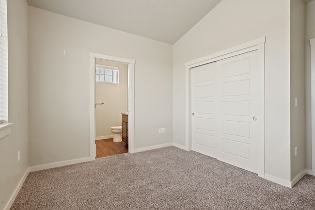 Building Photo - Beautiful Home in Garden City!